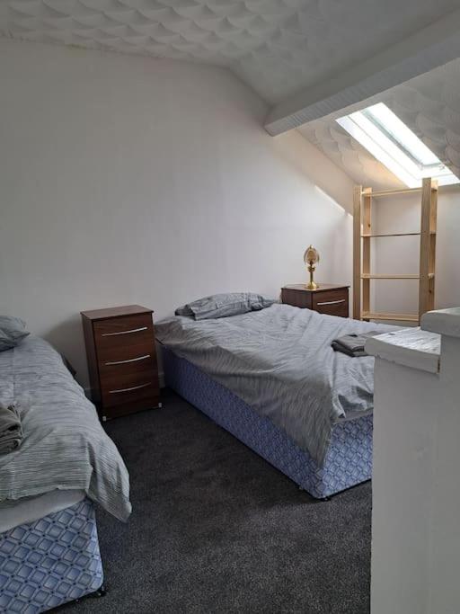 1 Bed Apart Dowlais Exterior photo